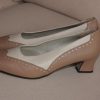 Brown / cream court shoes