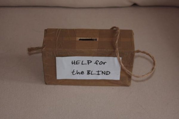 Help for the blind box with string