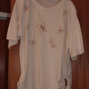 Cream top with butterflies (glittery)