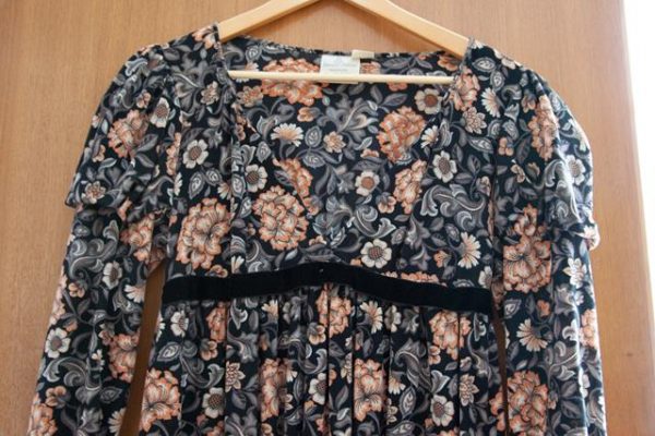 Black peach regency dress long sleeved