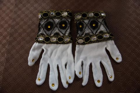 Garrick's gloves
