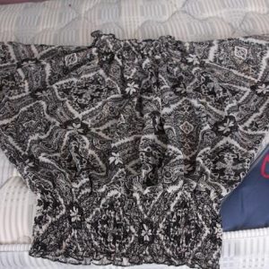 Black / white batwing top high neck