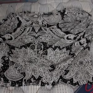 Black / white short sleeved top