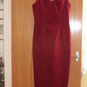 Long red velvet with thin straps (principles)