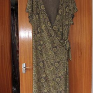 Green patterned wrap dress, short sleeves