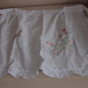 White waist apron