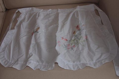 White waist apron