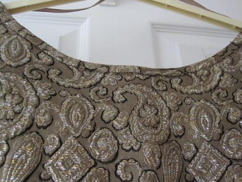 Gold sleeveless evening dress - short - Image 4