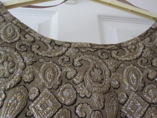 Gold sleeveless evening dress - short