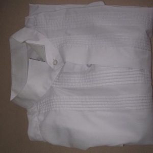 White dress shirt (with pleats)