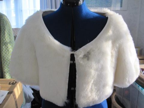 White fur stoal