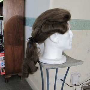 Light brown men's wig (ponytail style)