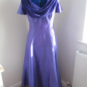 Long dress mauve (small tear on front)