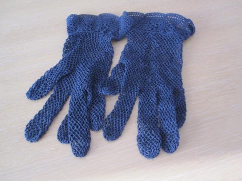 Blue lace gloves