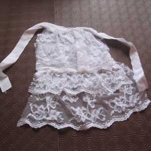 Cream jabot