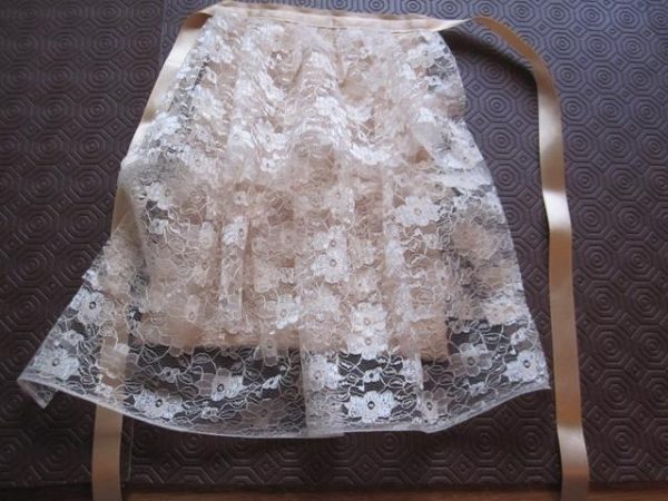 Peach jabot