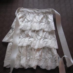 Cream jabot