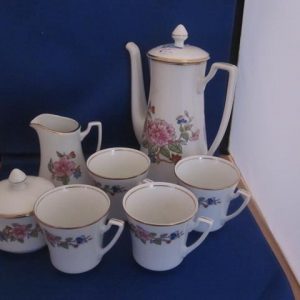 Tea set (mo sucers
