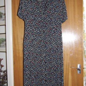 Navy floral dress with collar, tie belt