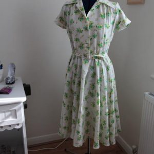White / Green short sleeved dress with matching belt