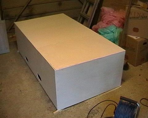 Bed (box)
